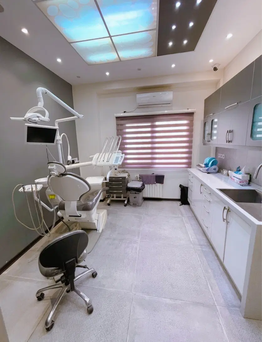 مطب دندانپزشکی 65 متری بر ظفر | ساختمان پزشکان - تصویر 1